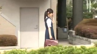 日本色情, 制服