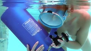 Minnie Manga Blows Dildo Underwater