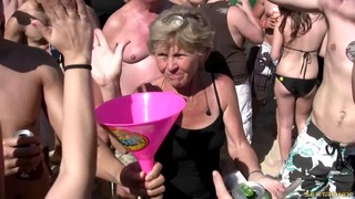 Doting Amateur Shows Off Her Nice Ass Close Up At A Saucy Beach Party