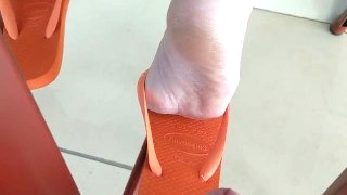 Cumming On Flip Flops / Ignoring Footplay