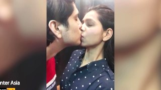 Stranger Girl Kissing Me In The Elevator & Fucked In Her Hotel Room