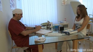 Dokter medis, Pemeriksaan