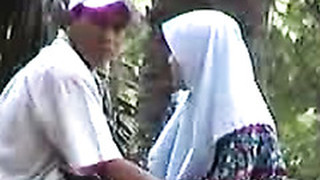 Nice Amateur Voyeur Video With Horny Pakistani Couple In The Park