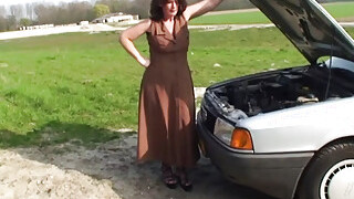 Curyvy Mature Fuck Outside