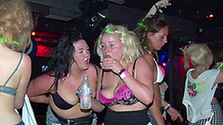 College Girls On Spring Break Get Naked And Dance In Public