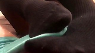 GF Gives Smelly Foot Job In Socks And Pantyhose!