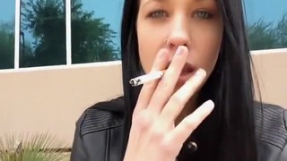 Brunette, Fétichisme, Fait maison, En extérieur, Fumeuse