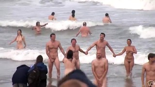 Tepi pantai, Orang telanjang, Voyeur