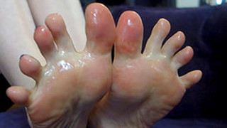 Oily Food Fetish Fun With A Close Up Of Her Sex Toes
