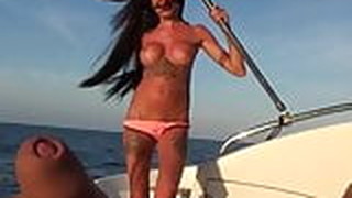 Sesso anale, Tette grosse, Bikini, In pubblico, Moglie