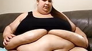 Incredible 560 Pounds Chick