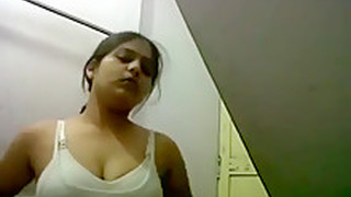 Indian Girl Show His Big Boobs And Get Naked.