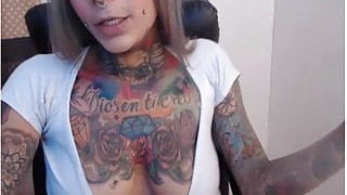 18-19 anos, Peitos grandes, Caseiro, Amamentando, Peitos caídos, Tatuadas, Webcam